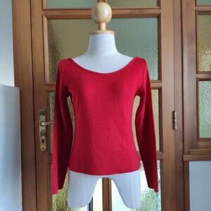 Merino wool red sweater. Made in Italy.